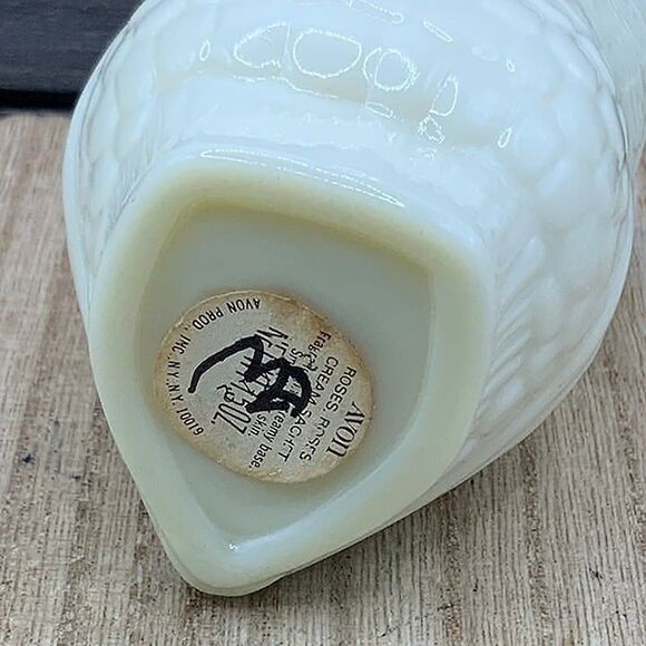 Avon Vintage Sachet Milk Glass Rose Cream Empty Owl - Picture 4 of 7